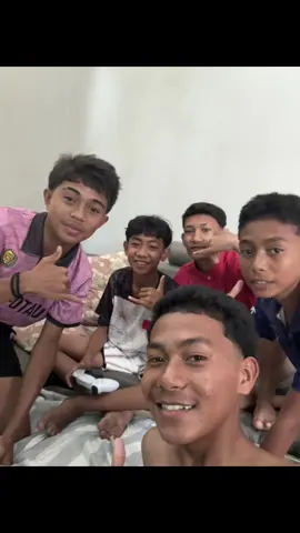 #fypシ゚ #timorleste🇹🇱 #loron Ida la hamutuk ne Demais #@reyy🚀 @𝖎𝖛𝖆𝖓𝟕𝕮𝖎𝖗𝖎𝖑𝖔 @🥋 @aralebraa 