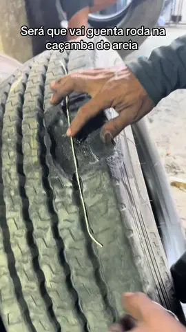Será que vai guenta roda na caçamba de areia #caminhao 