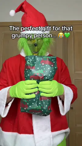 Tag that grumpy person😂💚 #grumpy #grinchmas #grinch #anxiety #christmas 