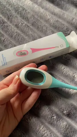 Termômetro De Febre Retroiluminado-Leitor Digital Oral/Axila À Prova D'água Com Sonda Macia  ID da Shopee:AYZ-RFD-KCY Compre aqui: https://s.shopee.com.br/BLK5dpWKL Créditos  a franfurtado23 ✨️ #necessarioparamamaes #maternidade #gestante #enxovalbaby #gravida 