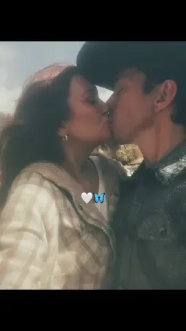 There’s a kind of heartbreak that comes from loving someone you have to keep leaving. The airport tears, the quiet car rides home, the empty pillow — love this deep hurts in the best and worst ways. 💔 #LongDistanceLove #distancedoesnotmatter #longdistancerelationship #LoveAcrossMiles