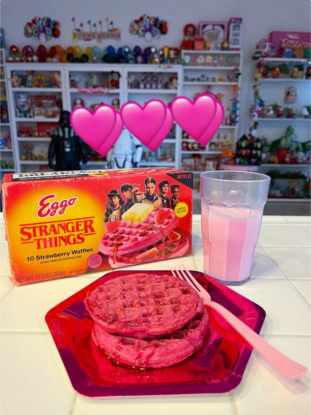 Pink waffles! 🧇 Yes please! 🩷 @Eggo  #strangerthings #pink #eggos #waffles #legomyeggo 