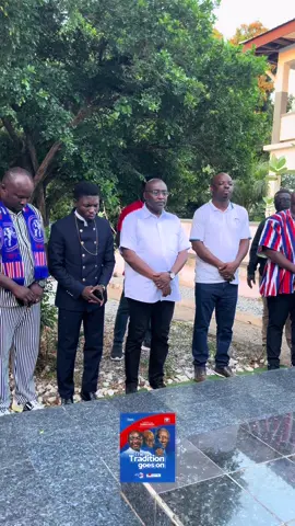 Dr. Mahamudu Bawumia paid a solemn visit to the resting place of the late Prime Minister, Dr. K. A. Busia, to honor his memory and legacy. He laid a wreath at the graveside as a mark of respect and appreciation for Dr. Busia’s exemplary leadership, selfless service, and lasting impact on Ghana’s democratic journey. #fyppppppppppppppppppppppp #foryoupage #foryou #ghanatiktokers🇬🇭🇬🇭🇬🇭 #goviral 
