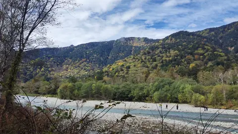 “không vội vàng, không so sánh, ai cũng có thời điểm đẹp nhất của riêng mình.” #上高地 