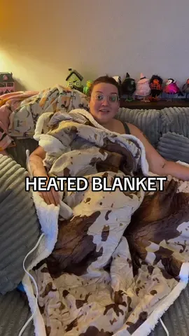 I’m ALWAYS cold!! #heatedblanket #heatingpad #alwayscold #cozyhome #tiktokshopcreatorpicks 
