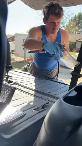 When your husband is a detailer that means you don’t ever have to clean your own car again 💁🏽‍♀️ 