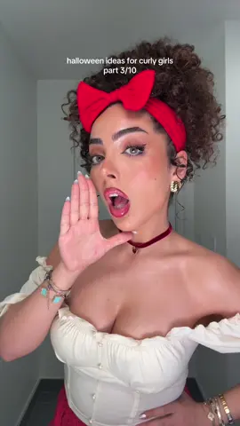 Halloween costume ideas for curly girls, look 3/10: DOLORES MADRIGAL ❤️ #halloweenmakeup #halloweenlook #halloweenideas #halloweenlooks #curlyhair Dolores madrigal encanto