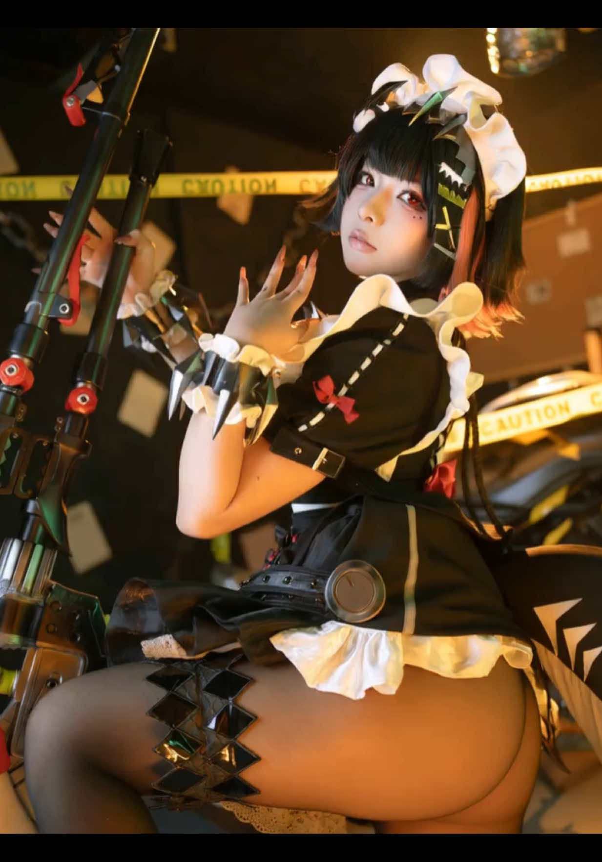 Cold look, colder attitude 🧊💅 #EllenJoe #ZZZCosplay #ZenlessZoneZero #CosplayTok #EllenJoeVibes