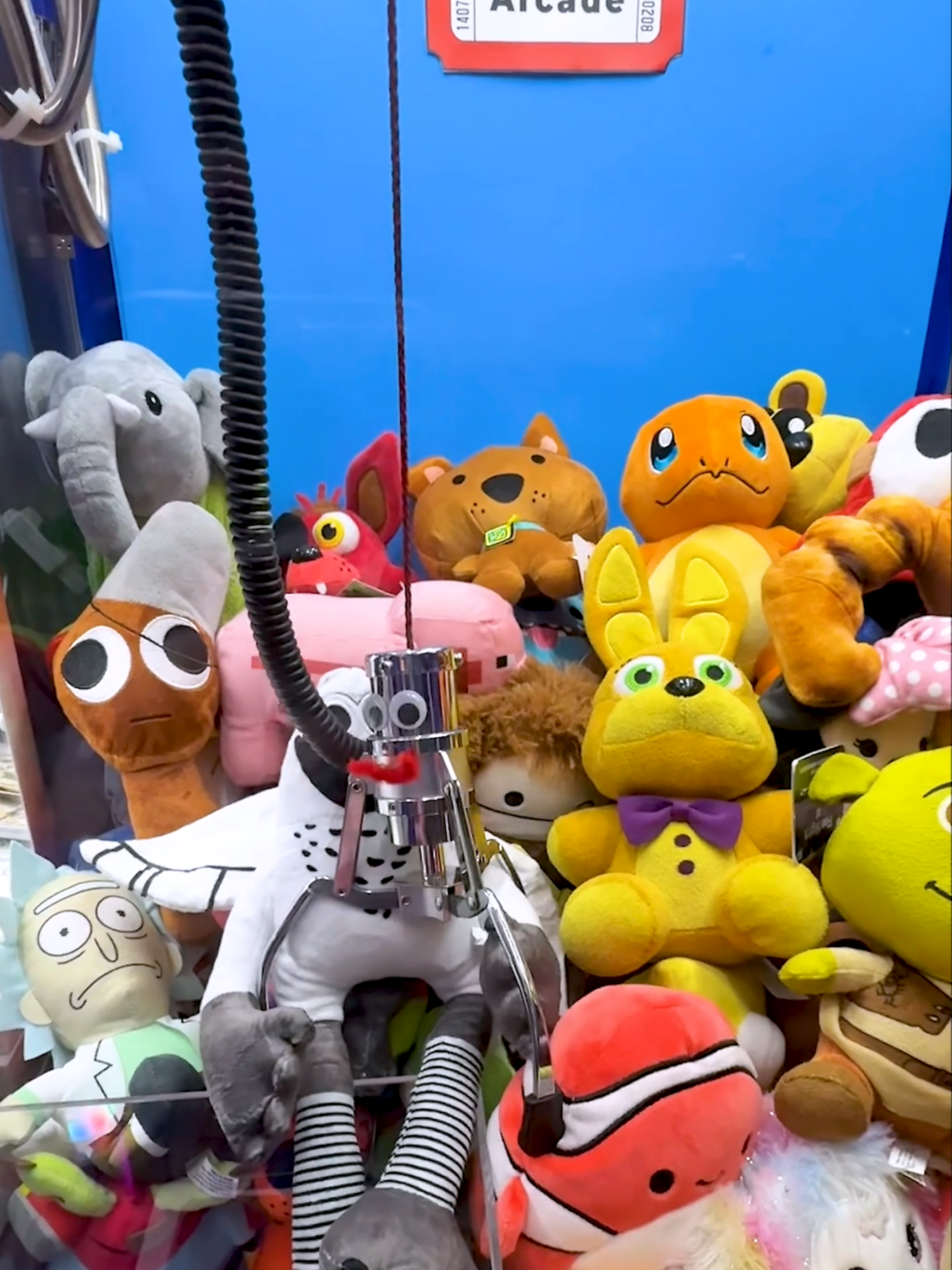 99 Nights In The Forest Arcade Haul Ep 2 #fyp #viral #clawmachine #arcade #fnaf #99nightsintheforest