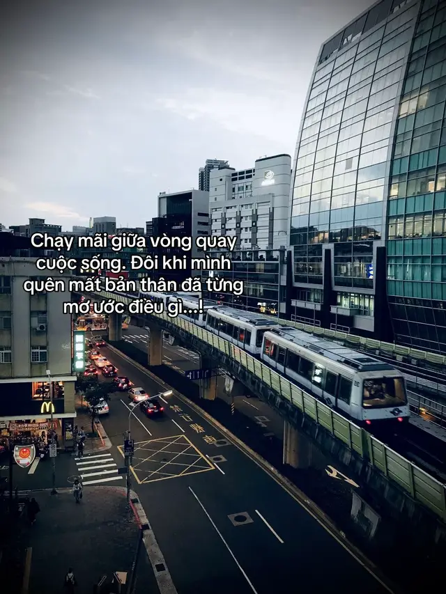 Chạy mãi giữa vòng quay cuộc sống. Đôi khi mình quên mất bản thân đã từng mơ ước điều gì...! #xh #xuhuongtiktok #fyp #caption 