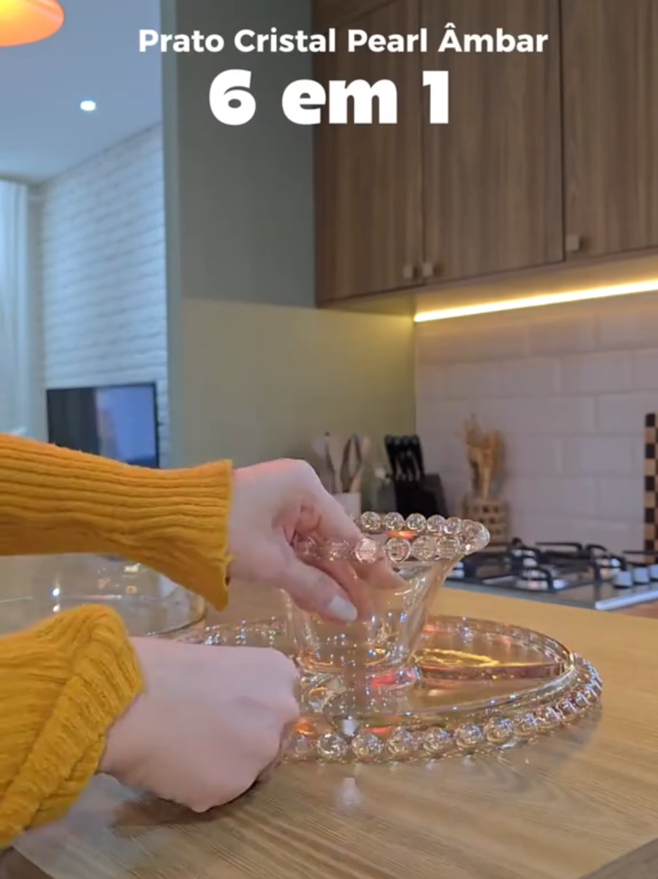 Boleira de Cristal com Pé e Tampa Pearl Wolff 31x25cm — luxo puro! 💎 Qual versão você escolheria? 👇 #boleira #mesaaposta #decoracao #cozinha #shopee 