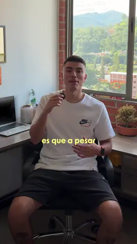 Lo mejor de cuidar la mente y ejercitar el cuerpo es que ambos se pueden hacer sobre un Samer Mat 😏💚 #matyoga #yogaparatodos #samermat #yoga #saludmental 