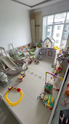 Nay anh ta đội mũ để bảo vệ luôn gòi 😂😂 hết đeo chú ong rồi #via2vach #taphoabonkhongrang #viaconcung #bonkhongrang #goccuabonkhongrang 