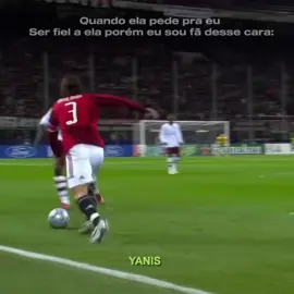Frequentemente listado como um dos maiores atletas da história do futebol italiano, europeu e mundial,[4][5] Maldini passou toda a sua carreira no Milan, ingressando nas categorias de base aos dez anos de idade e permanecendo no time rossonero até o fim de sua carreira profissional, aos 41, tendo dedicado 31 anos de sua vida à equipe de Milão. Jogador extremamente vitorioso, conquistou um total de 26 títulos em suas 25 temporadas (1984 a 2009) como profissional, um recorde na história do clube — o defensor disputou impressionantes 902 partidas no Milan.[4][6] Foi campeão italiano em sete oportunidades e por cinco vezes da Liga dos Campeões da UEFA; ainda venceria duas vezes a Copa Intercontinental e uma vez a Copa do Mundo de Clubes da FIFA.[7] Era dono de um vigor físico invejável, sempre marcando agressiva e fortemente seus oponentes. Dominava uma técnica sem igual através da ambidestria para efetuar com perfeição desarmes, roubadas de bola e lançamentos precisos. Em 1995, foi escolhido pela FIFA o segundo melhor jogador do mundo, atrás apenas do centroavante George Weah. Na disputa pela Bola de Ouro da tradicional revista France Football, o defensor ficou em terceiro lugar em 1994 e em 2003.[8] #fyppppppppppppppppppppppp #paolomaldini #milan #capcut 