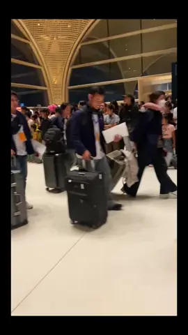 សង្ឃឹមថ្ងៃណាមួយញុមនឹងមានថ្ងៃនឹងដូចសិស្សច្បងដែរ….🇰🇭🛫🇰🇷💪តស៊ូគង់បានសម្រាច..🙏💪🇰🇷😢 #នាទីធ្លាក់like💔🙃 #ត្បូងឃ្មុំផ្ទះខ្ញុំ🏠💗😊 