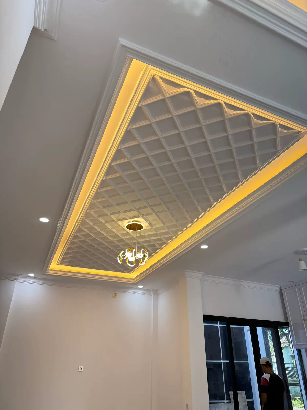 Plafon gypsum konsep minimalis modern mulai harga 180rb/m, bisa request model sesuai selera #gypsum #wallmoulding #plafongypsum #rumahminimalis #rumahidaman 