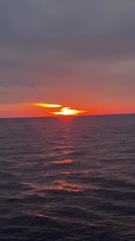 #threesixty #threesixtyskatepunk #menghilangdanberarti #senja 