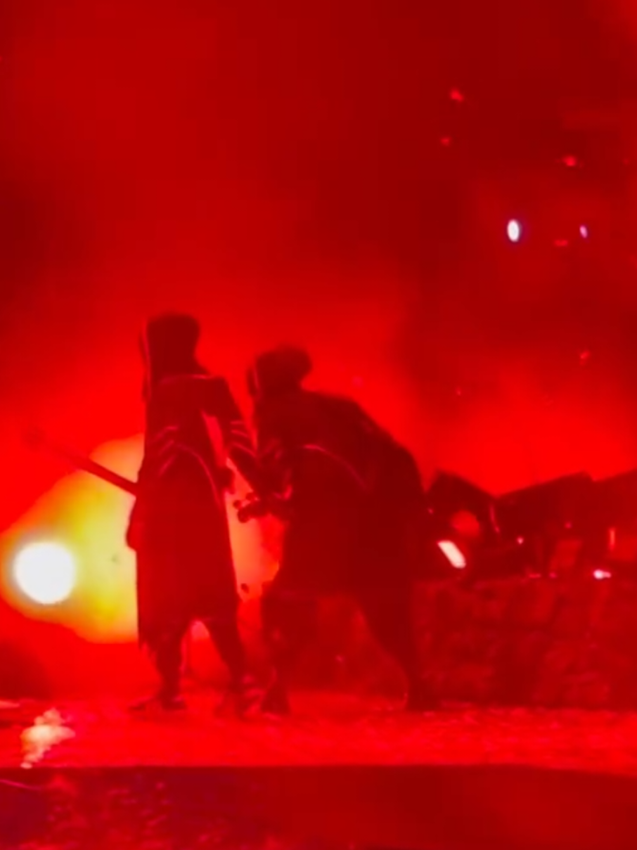 the way he just immediately pops back up is sending me  (LA ritual 2025) 🎥: live_by_the_feather (ig)  #sleeptoken #sleeptokenworship #ivsleeptoken #iiisleeptoken #iiivy 