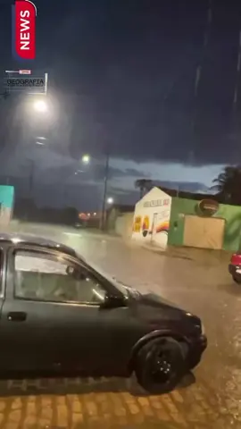 Agora!! Chuva na noite deste domingo (19) na aldeia de Caldeirão do Jacó, na cidade de América Dourada, no estado da Bahia. #temporal #granizo #chuva #tempestade #americadourada 