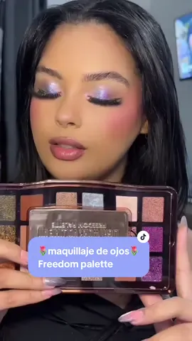 💕 Si te gusta el maquillaje con textura y luz, esta paleta es un must-have — fácil de trabajar y con tonos que transforman cualquier look. @DanessaMyricksBeauty #danessamyricksbeauty #lightworkvii #freedompalette #makeup #tutorialmakeup 
