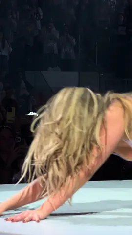 ARE YOU KIDDING ME!?!!!!!! #tatemcrae #misspossessivetour 