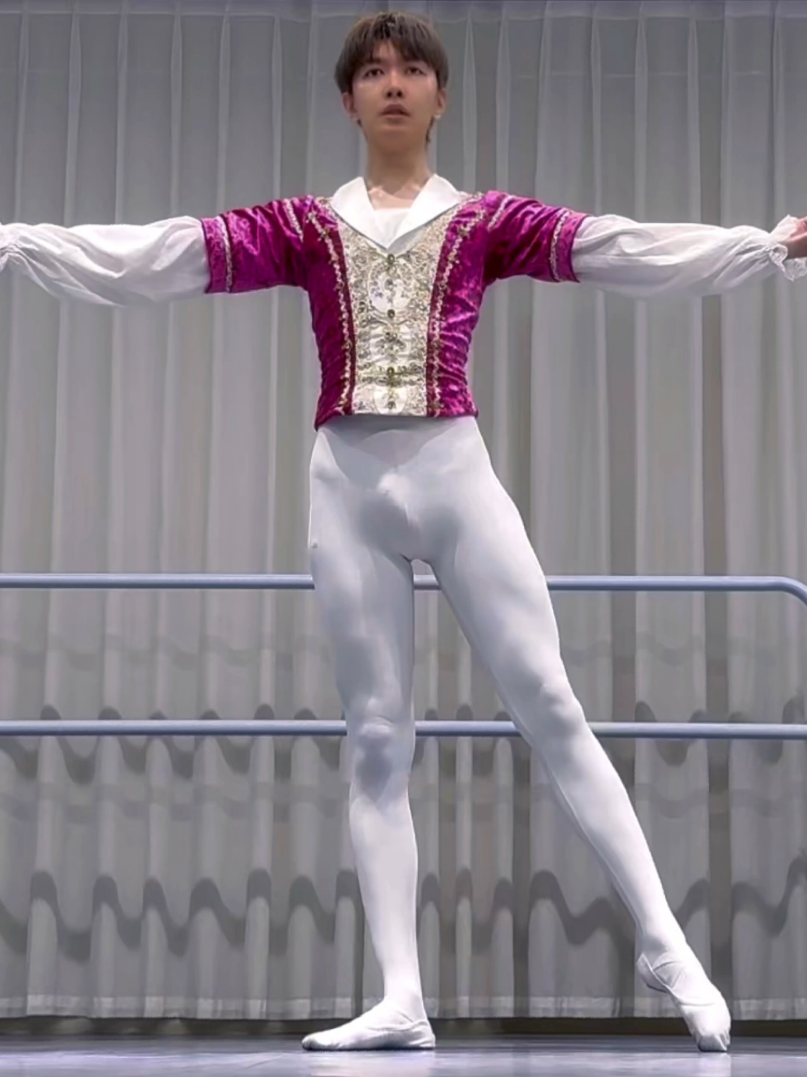 Chinese Ballet Boy Practicing  #ballet #boy #sexy #hot #tights #beautiful #prince #handsome #danseur #cute #balletdancer #dance #maledancer #handsomeboy #Chinese #balletboy #ballerino #cuteboy #adultballet 