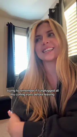 it’s a daily struggle #hairstylist #hairstylistproblems #hairstylistlife 