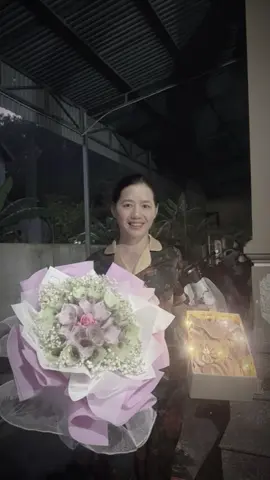 Gửi Mẹ - người phụ nữ quan trọng nhất đời con🥰 Cảm ơn Mẹ vì đã mang con đến với thế giới này ... 20/10 con chúc Mẹ sức khỏe, luôn vui vẻ trẻ đẹp và hạnh phúc bên gia đình mình🥰 Mẹ mãi luôn là điểm tựa tinh thần vững chắc cho chúng con mẹ nhé🥰 Con yêu Mẹ❤️#37nghệan🖤 
