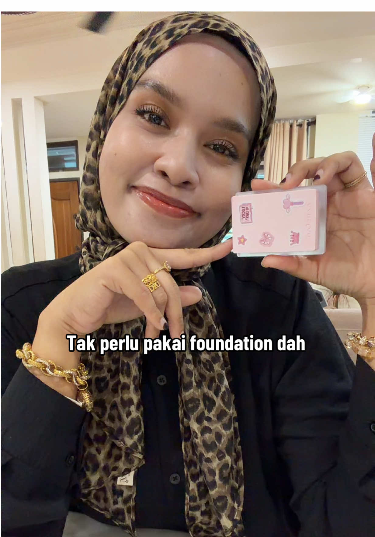 Pakai bedak je tapi parut2 dah mcm tutup dgn filter . Bessttt ! 