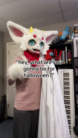 more like freakyween…💀  #halloween #furry #kemono #fursuit #fyp 
