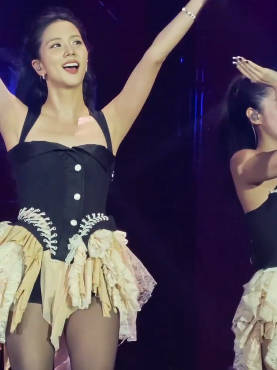 Blackpink Lovesick Girl  Blackpink Deadline Tour Day-2 Kaoshiung National Stadium  #blackpink #jisoo #jisoo #lisa #rosé 