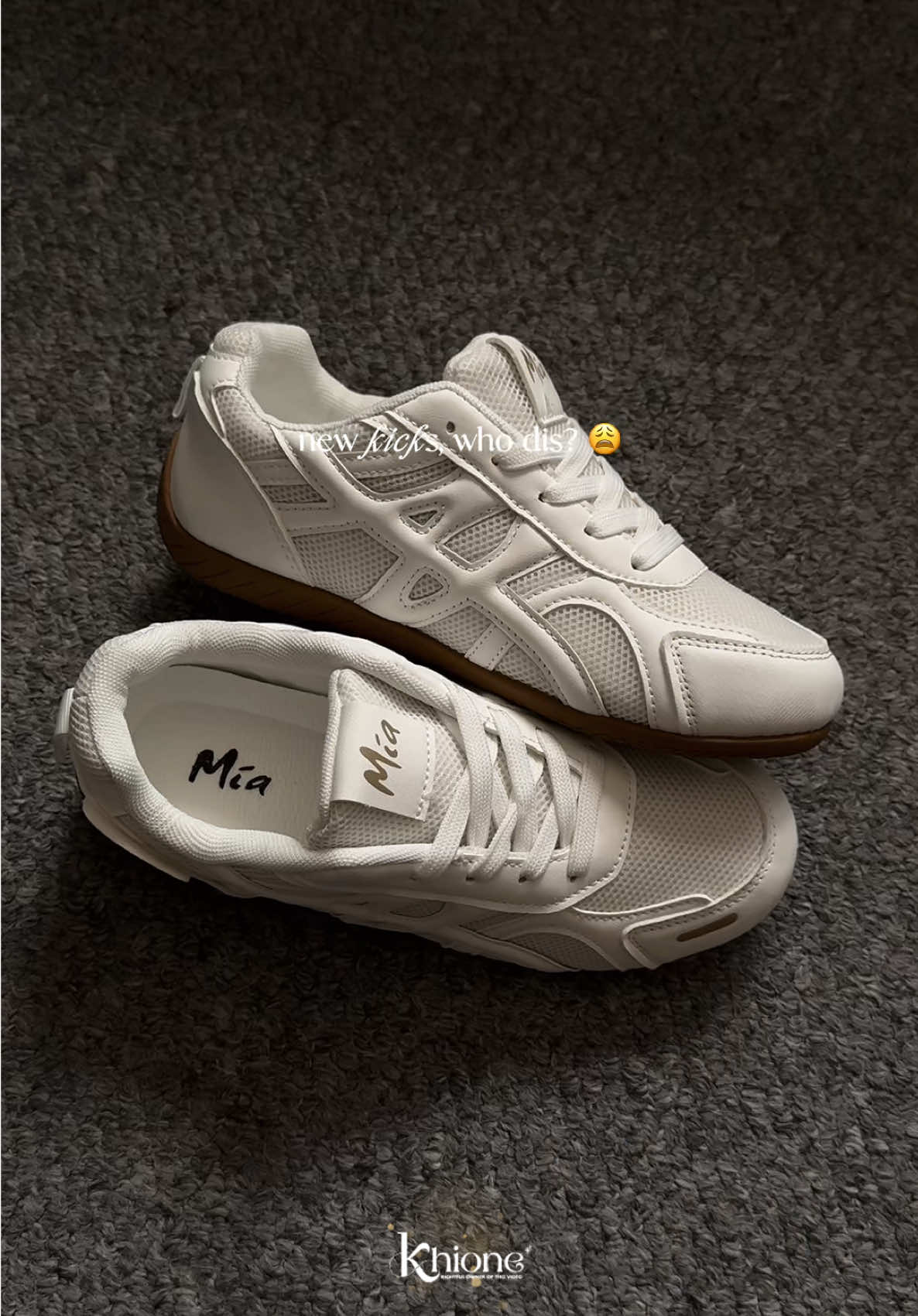 Current sneaker obsession. Simple pero may dating! 😭😩🫶🏻 #shoes #sneakers #shoesforwomen #trendysneakers #miashoes 
