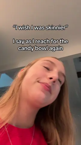 Double chin peakin out #candy #fat #fypシ 