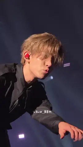 THE TONGUE THE BODY ROLL??!!IM SO DIZZY LEE HEESEUNG!? #HEESEUNG #ENHYPEN #SECTORK2025 #ENHYPENatSECTORK_DAY2 