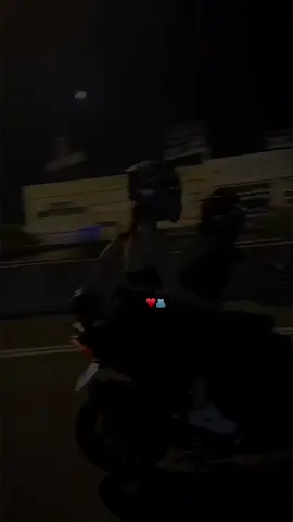 تخيلتُ لقائِنـا وإبتسمْتُ مُغـرماً ؛ فـَ مـاذا لـو إلتقينـا!😮‍💨♥🦋.  #تصميم_فيديوهات🎶🎤🎬  #استوريات_حب_وغرام🖤🥀  #لايك__explore___  #اعادت_نشر🔁  #يسعدلي__اوقاتڪۘم_حبايبي♥️🕊🙋‍♀️ 