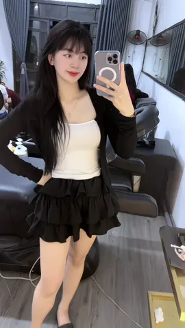 Chúc em luoonn vui vẻ ,xinh đẹp , gấm vóc lụa là em là của em❤️