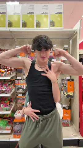 I love hello kitty 😻 #hellokitty #pitbullterrier #target #dance #fyp @JaySon 