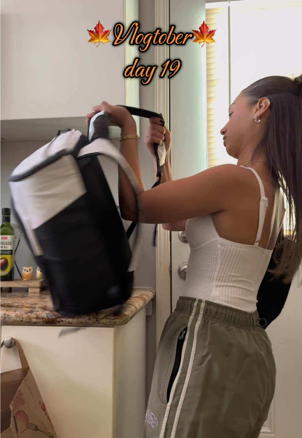 Such a busy day I didn’t capture everything lol!! #dayinmylife #octobervlog #vlogtober #ditl #mylifebelike @leemoohealthbar @elfcosmetics 