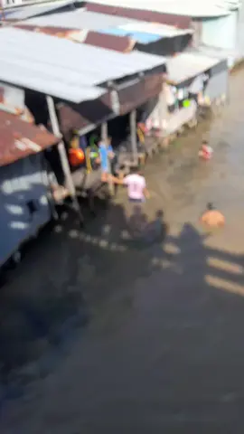 ngay lúc này,cầu thứ ba có biến 