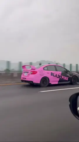 前往高雄世運BLACKPINK 演唱會 被人錄下來😂🥰🥰🥰 #DEADLINE #blackpink #blink #kpop #fyp @blackpinkofficial @JENNIE @LISA @ROSÉ @JISOO 