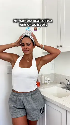 wash day routine 🩶🫧 @olaplex 3  @creed clarifying shampoo @olaplex 4 @amika soul food mask  @rehair.co curl cream  #WashDay #CurlCare #CleanScalp #HydratedCurls #CurlyHairRoutine 