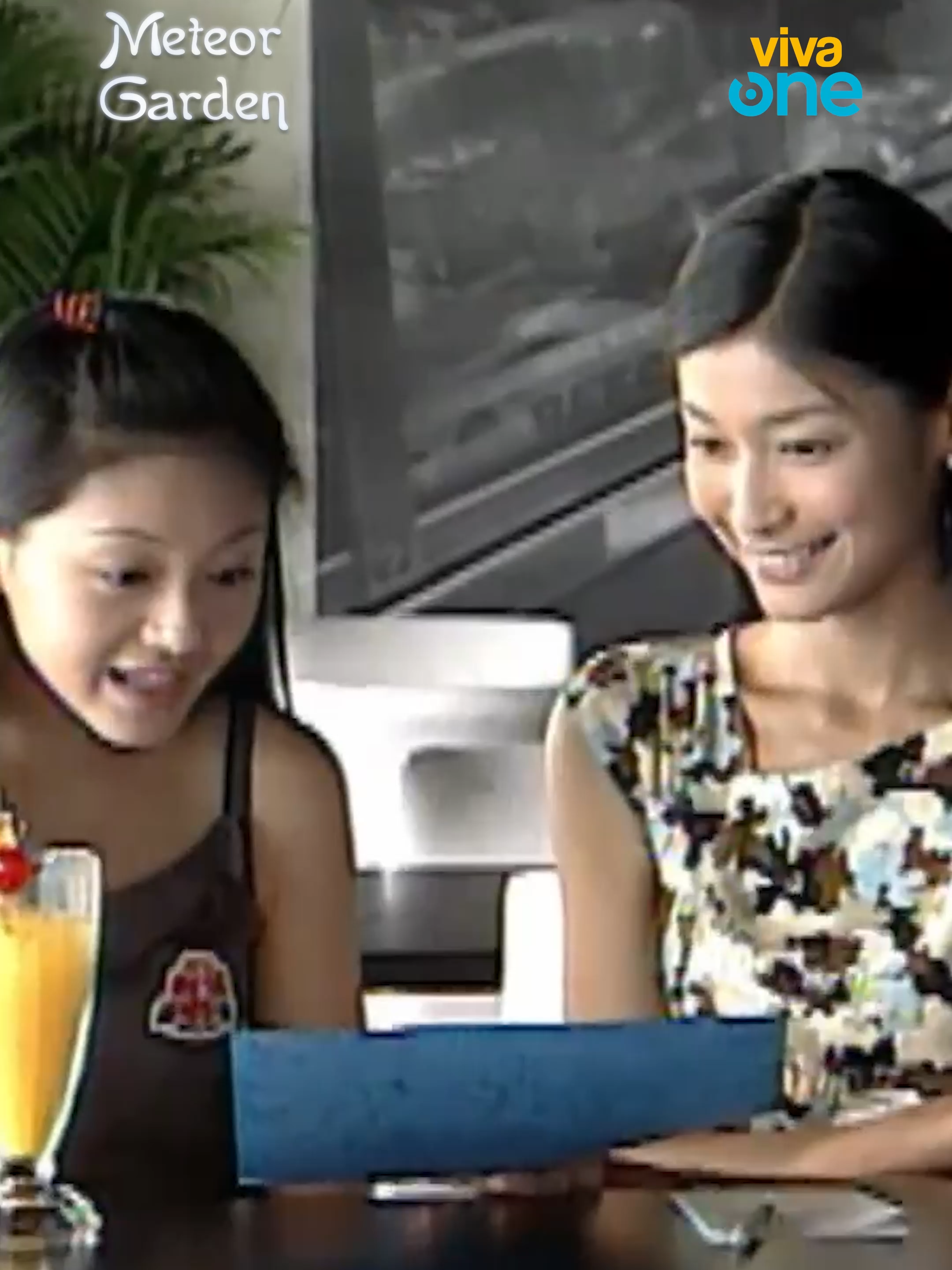 POV: desperada na ang kaibigan mo na magka-boyfriend kayo pareho 😅 Meteor Garden episodes 21-25 now streaming on Viva One! Starring Barbie Hsu, Jerry Yan, Vic Chou, Ken Chu, Vanness Wu. New episodes every Thursday! https://share.vivaone.ph/MeteorGardenTiktok Viva One, Bida Ka Dito! #VivaOne #MeteorGarden