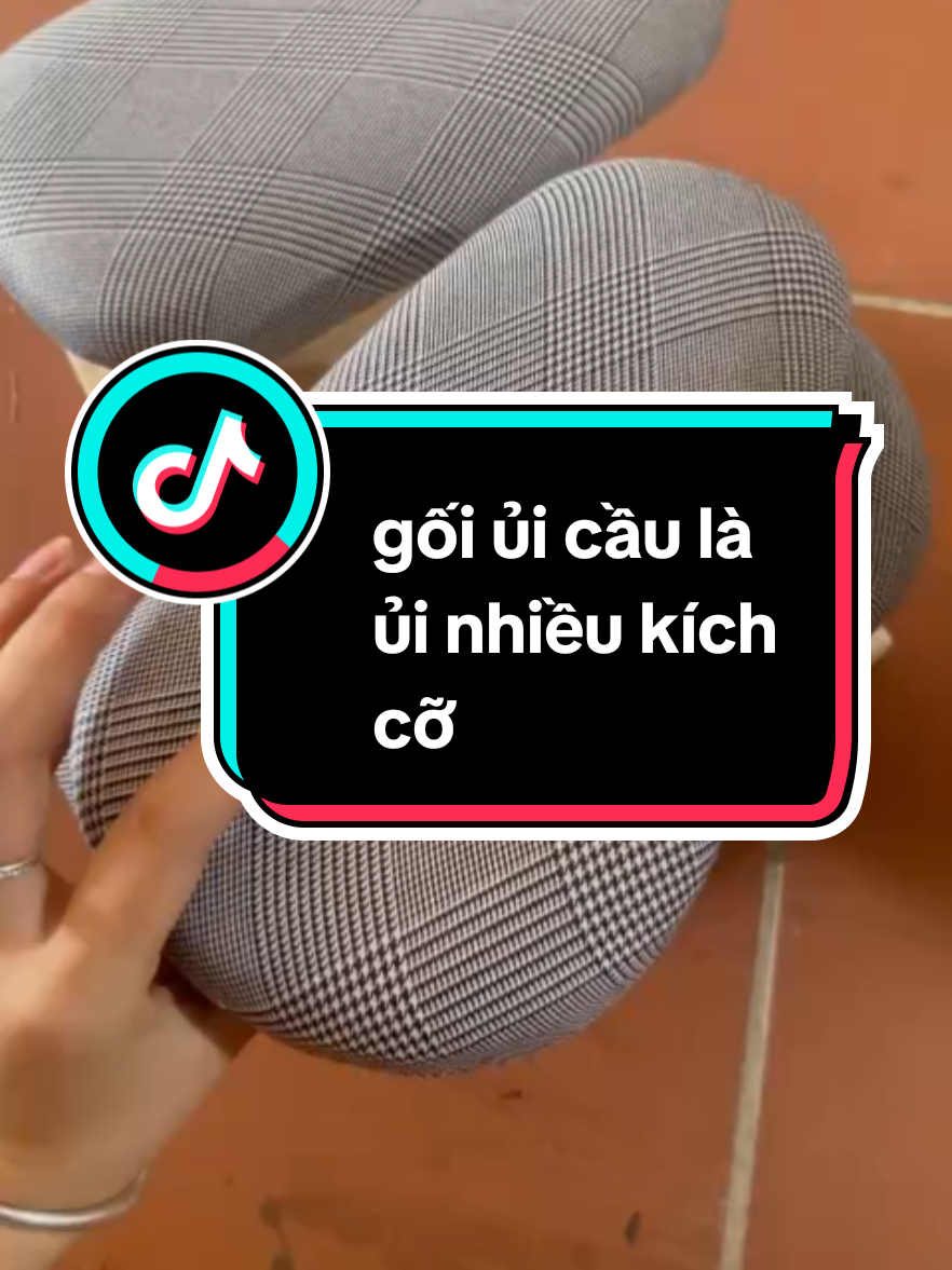 Cầu là gối ủi nhà em có nhiều kích cỡ lắm nha tất cả được làm từ xưởng sản xuất chuyên làm gối ủi,kệ chỉ nên mấy chị em yên tâm sử dụng nha  #aodaivietnam #vay #đầm #jeans #thoitrang 