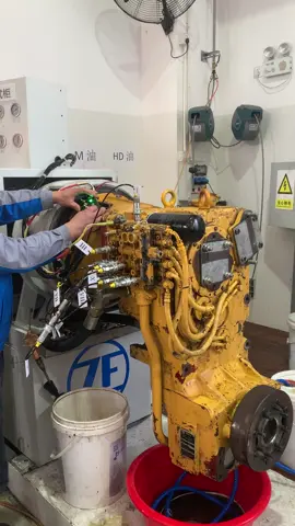 Rig test for a ZF wheel loader transmission, named model 4WG200, all the gear shifts smoothly! No oil leakage, no abnormal sound. Yes we rebuild it successfully ☺️ #wheelloader #ZFtransmission #xcmgwheelloader #liugongwheelloader  #mechanic 