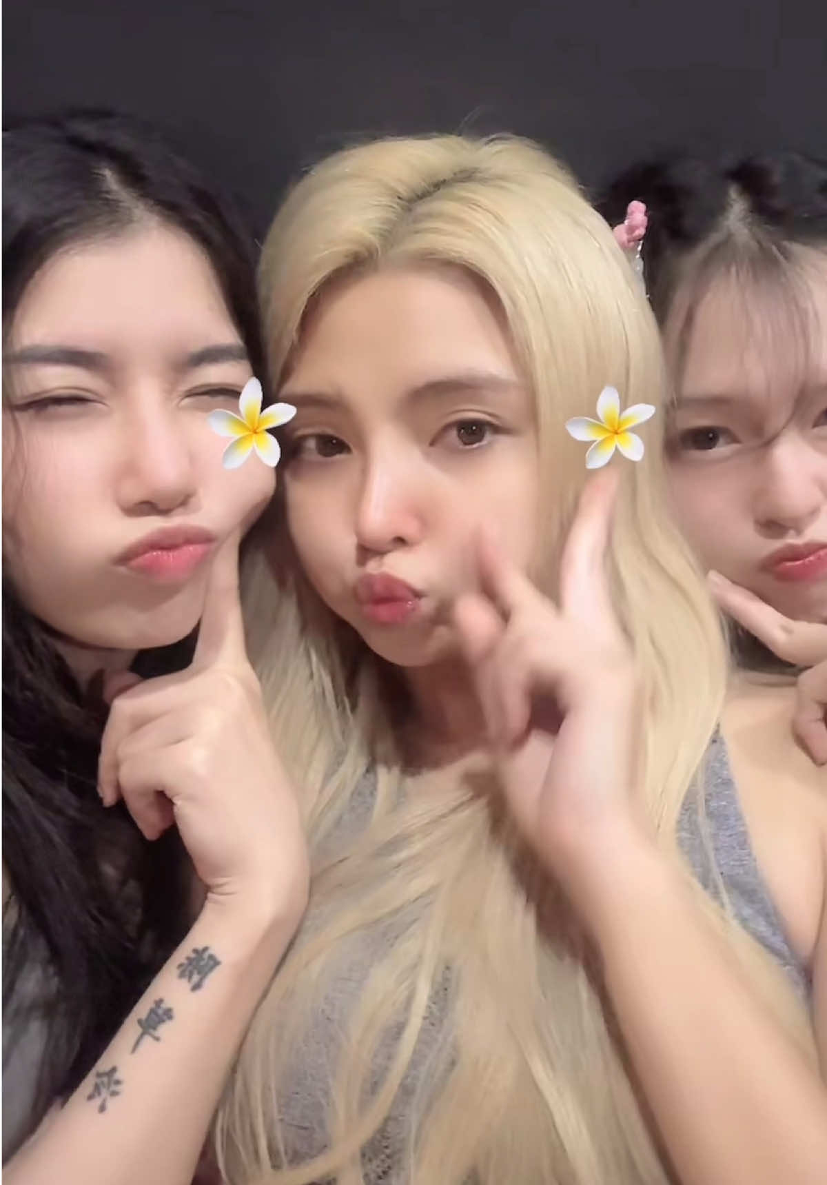 Nhìn dịu ghê^^ #Lyhan #Maiquinn #xuhuong #emxinhsayhi 