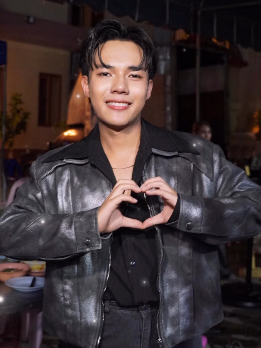 รักเข้าไส้เลยหล่อขนาดนี้ 