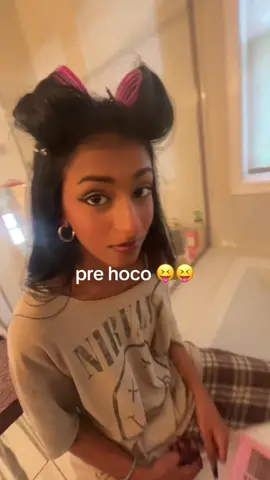 everyone laugh at maya the mickey mouse 🤭🤭