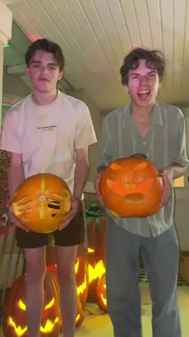 Freaky pumpkins with my boyfriend#mlm #innit #boyfriends #halloween #pumpkin