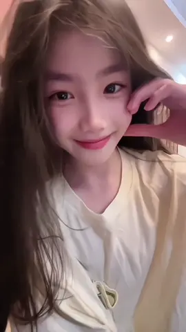 甩头而已 怎么每次都能拍出不一样的感觉#fyp #14 #trending #solomo #cute 