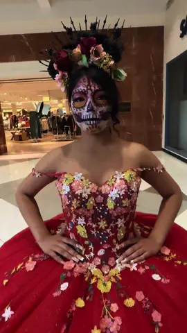 Maquillaje de Catrina @⚡️JΛY⚡️🧸🌹 @Expo Quinceañera Midwest #quinceañera #catrina  #catrinamakeup #diadelosmuertos 